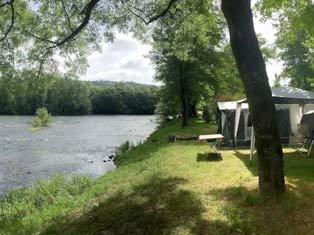 emplacement bord de rivière