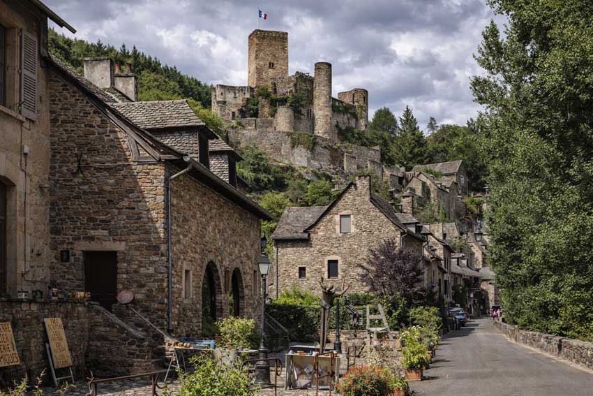 village belcastel